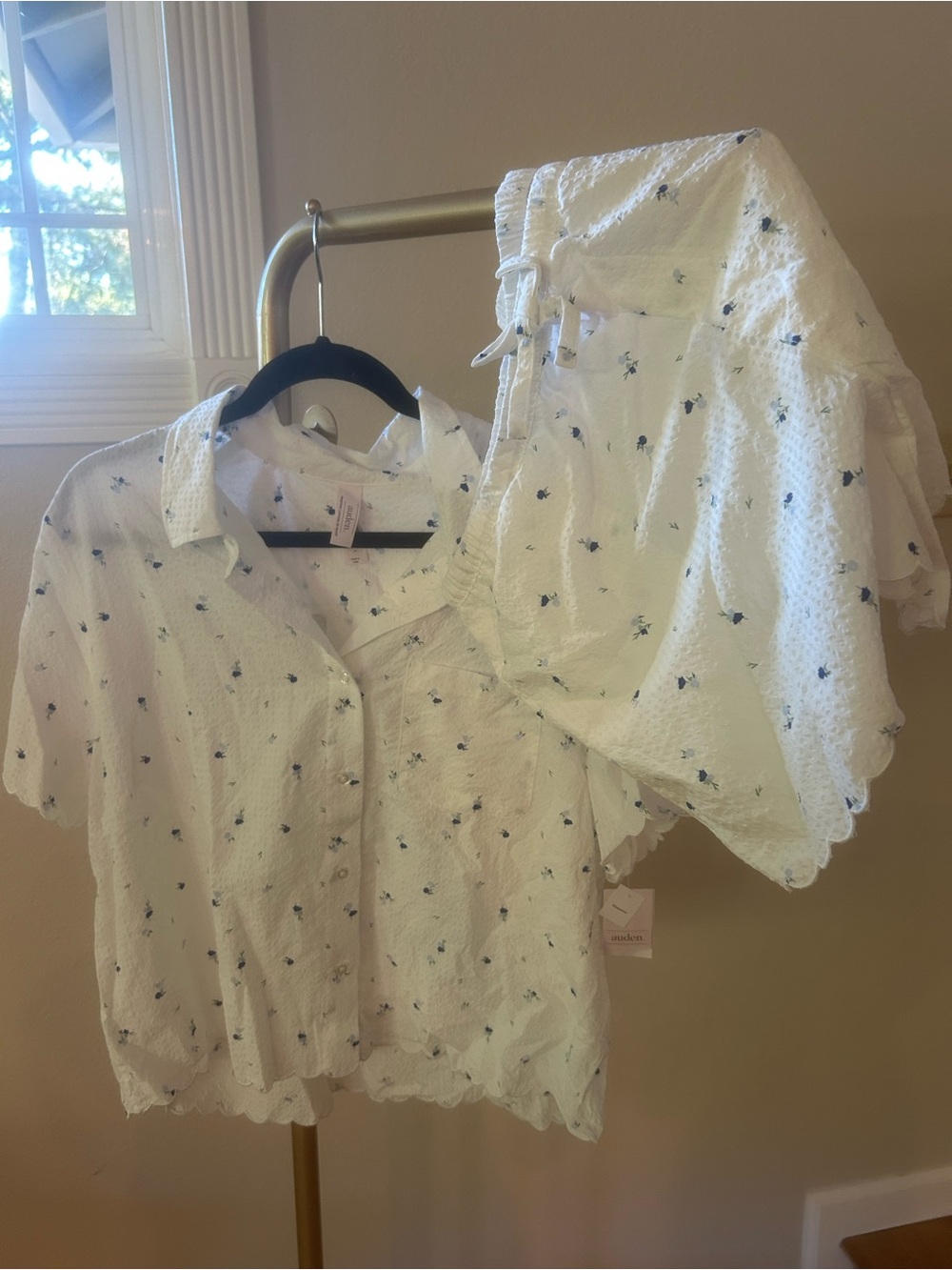 NWT Auden Floral Blouse Top Size L White Blue Scalloped Cottagecore